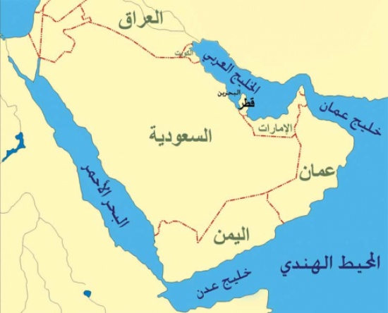 يطل وطني المملكة العربية السعودية على ثلاث مسطحات مائية